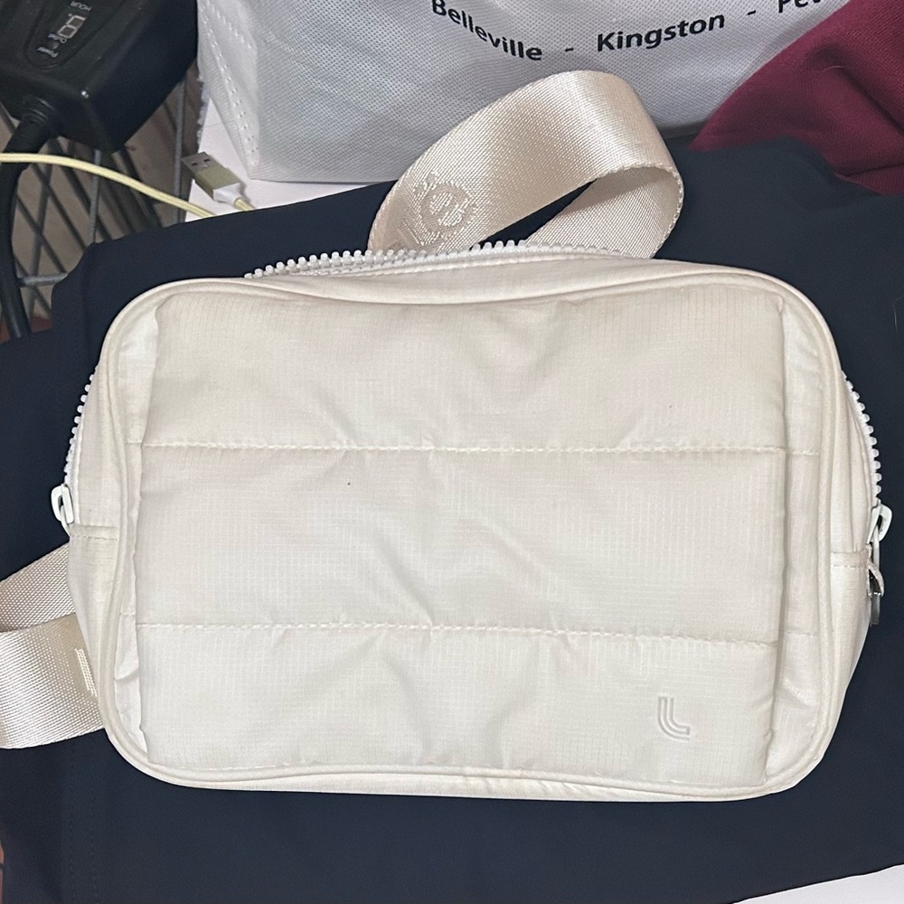 Lolë Handwarmer belt bag